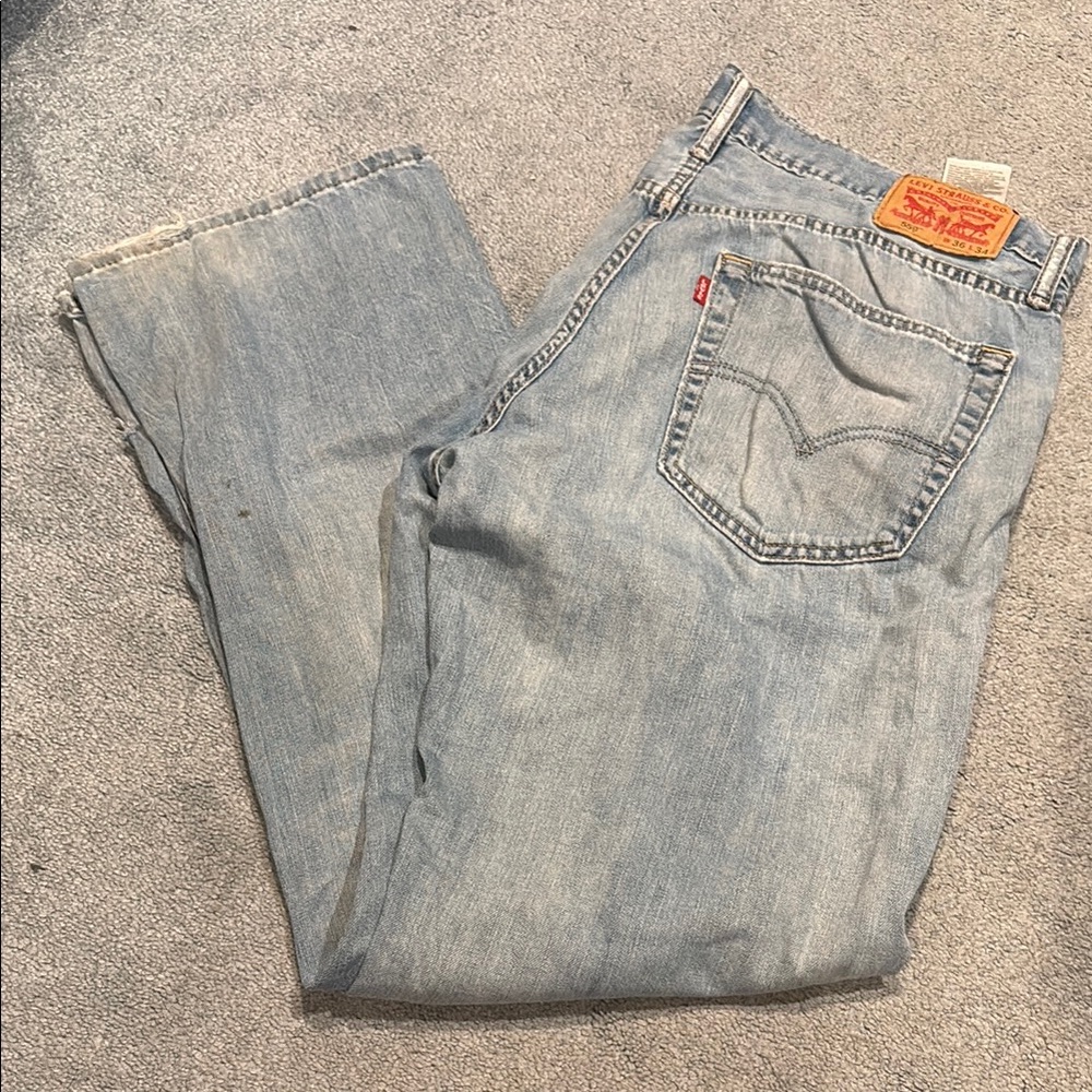 Levi's Classic Blue Straight Jeans Timeless Style